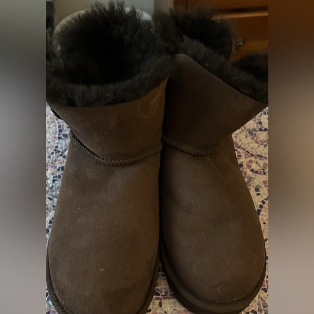 Women brown Ugg ankle boots size 10